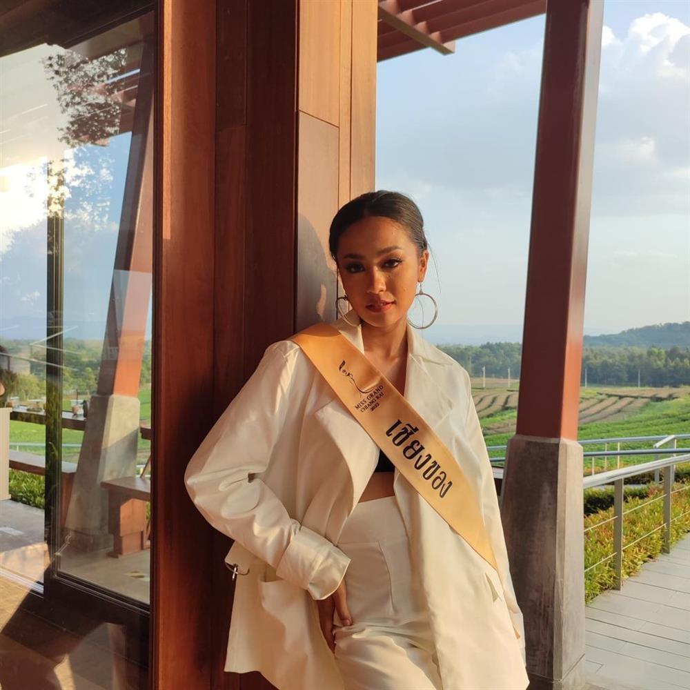 Thùy Tiên há hốc mồm khi Á hậu Thái Lan mặc váy trong suốt-12