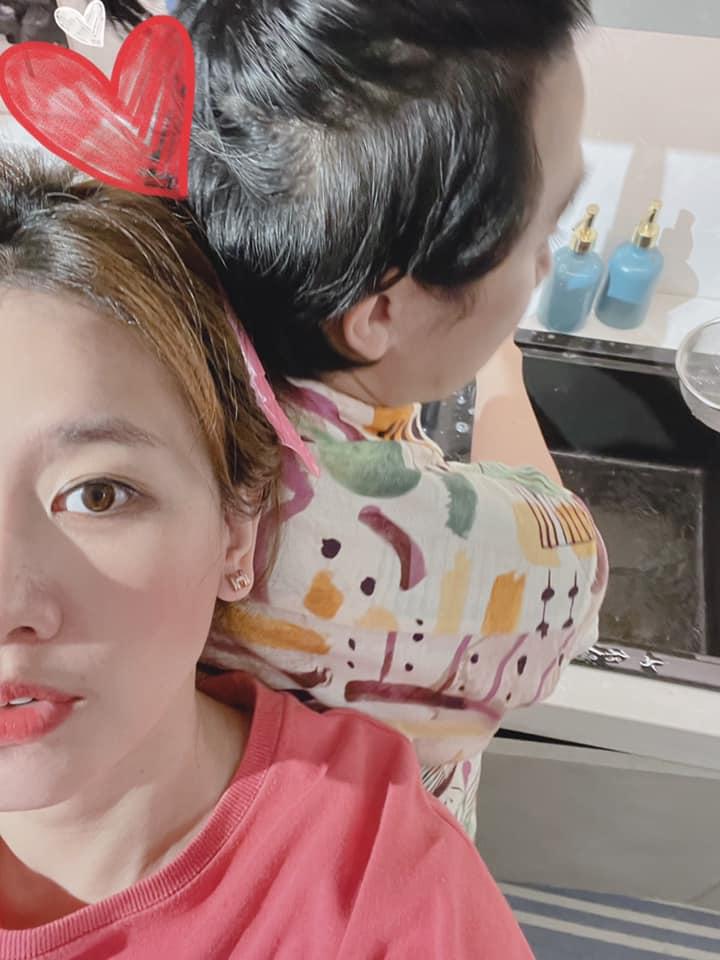 Trấn Thành kỷ niệm 5 năm cưới, hoa tặng vợ chiếm spotlight-11