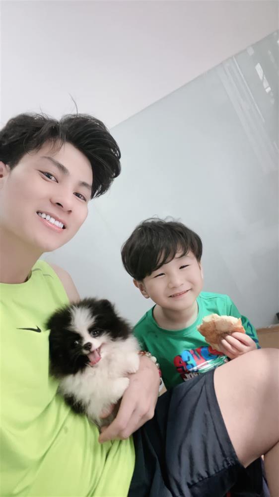 Phi Hùng gặp con trai sau chia tay Lâm Khánh Chi-1