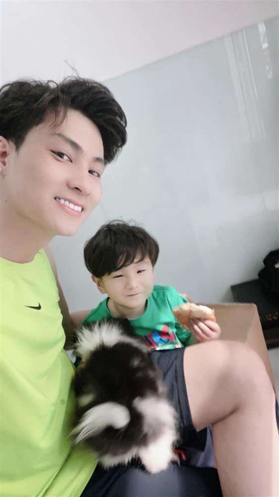Phi Hùng gặp con trai sau chia tay Lâm Khánh Chi-2