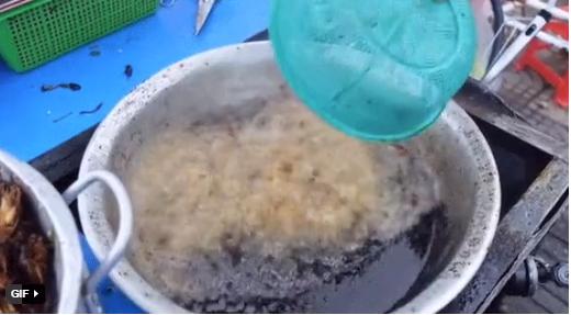 Cảnh báo hội hay ăn vặt lề đường: Những chảo dầu có thể gây ung thư-3