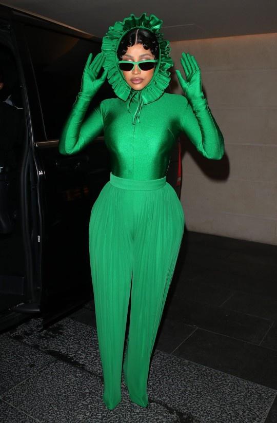 Những lần sao mặc đồ xấu nhất năm 2021-4