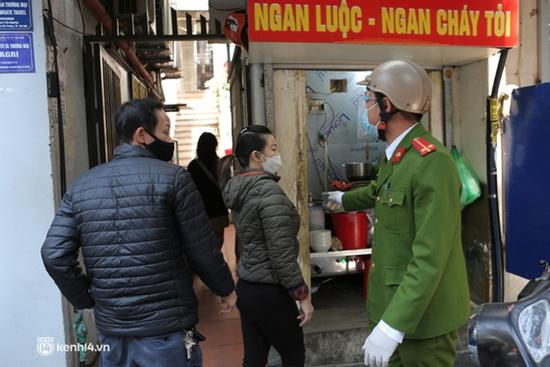 Vì sao 7 ngày liên tiếp Hà Nội 'dẫn đầu' cả nước về số ca mắc Covid-19?