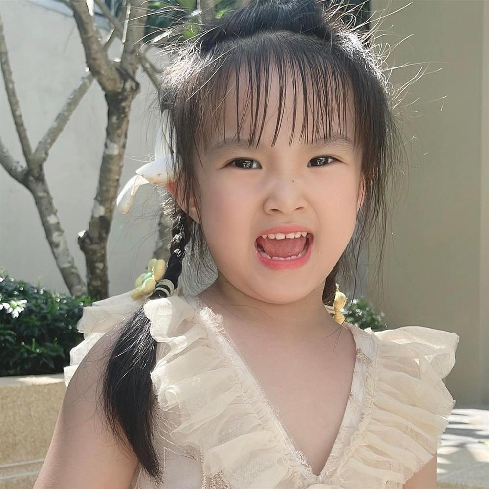 Diệp Lâm Anh khoe cận visual con gái, giống bố như lột-3