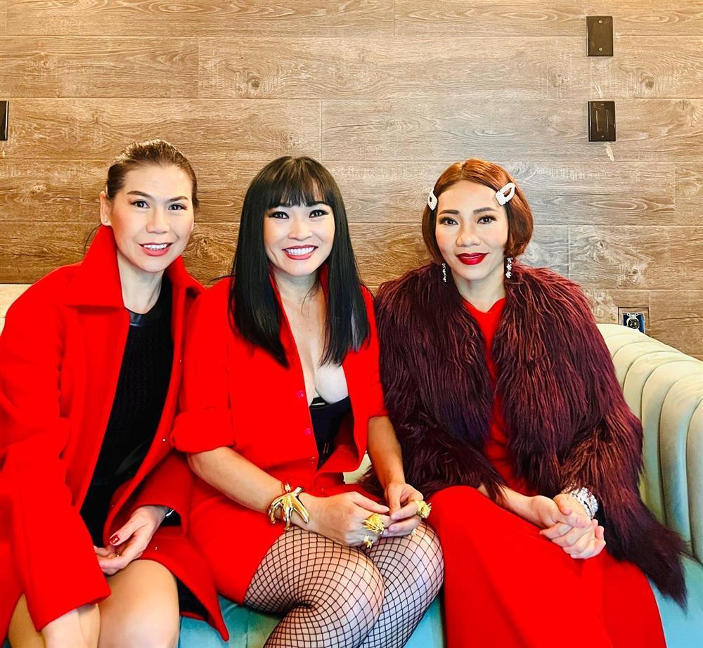 Diva Hà Trần y hệt Cô Đẩu, chạy show nhạc mà tưởng diễn Táo Quân-1