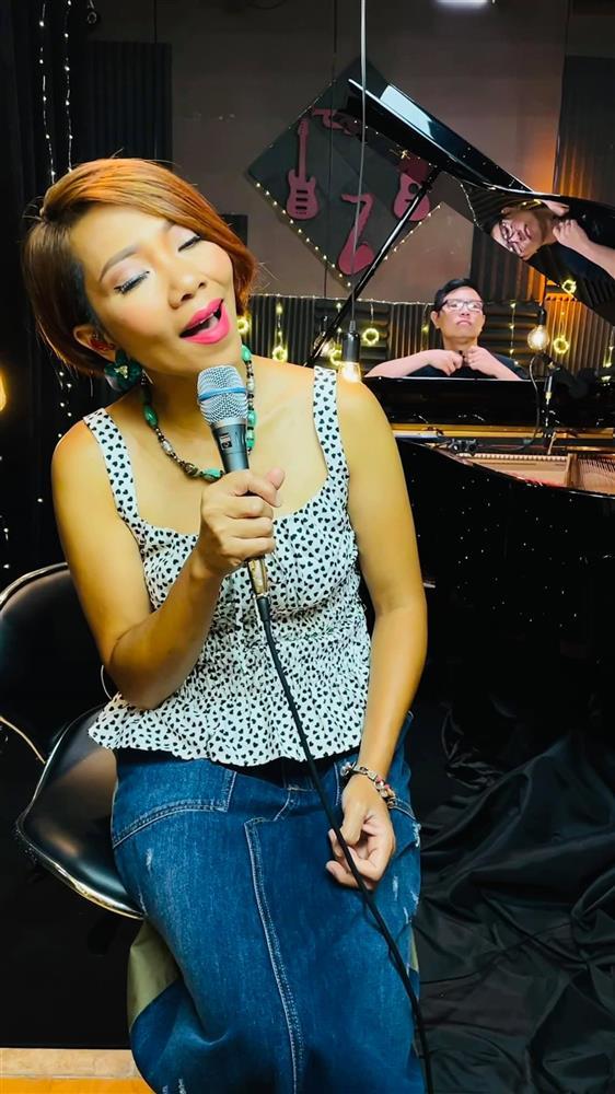 Diva Hà Trần y hệt Cô Đẩu, chạy show nhạc mà tưởng diễn Táo Quân-10