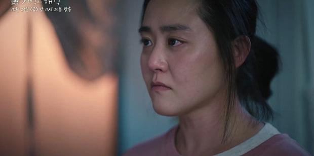 Sốc vẻ ngoài già nua của em gái quốc dân Hàn ở phim mới-4