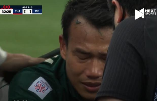 Cản Tiến Linh, thủ môn Thái Lan khóc hết nước mắt rời sân-4
