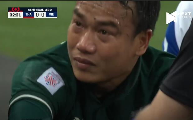 Cản Tiến Linh, thủ môn Thái Lan khóc hết nước mắt rời sân-5