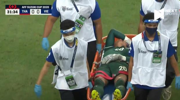 Cản Tiến Linh, thủ môn Thái Lan khóc hết nước mắt rời sân-2