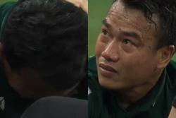 Cản Tiến Linh, thủ môn Thái Lan khóc hết nước mắt rời sân