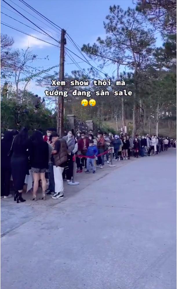 Choáng váng cảnh xếp hàng check-in cà phê Đà Lạt cuối tuần-1