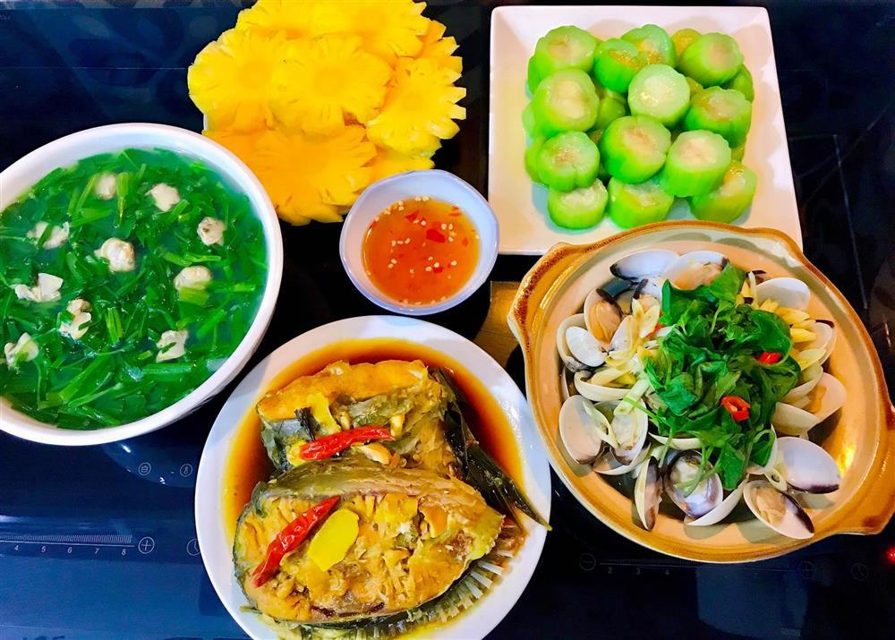 Vợ siêu nhân nấu cơm 1 tuần 7 mâm không lặp món ngày nào-3