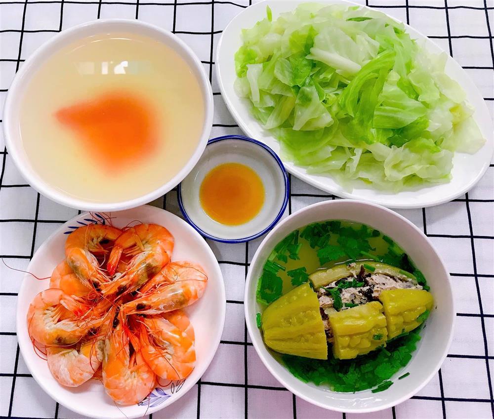 Vợ siêu nhân nấu cơm 1 tuần 7 mâm không lặp món ngày nào-4