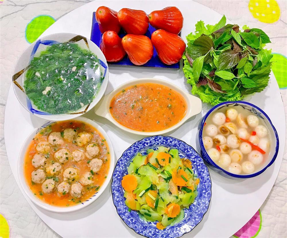 Vợ siêu nhân nấu cơm 1 tuần 7 mâm không lặp món ngày nào-8