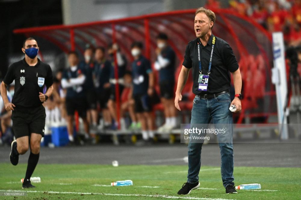 HLV Thái Lan khen ngợi Việt Nam, lộ cách hóa giải bài thầy Park-1