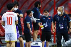 Kết thúc hành trình 'AFF Cup', tuyển Việt Nam chưa thể về nước