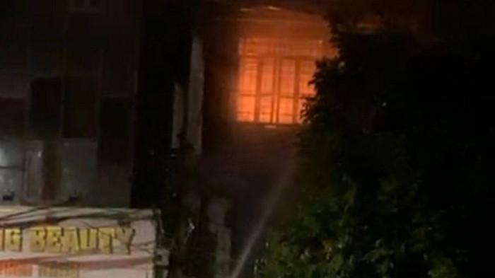 Cháy nhà trong đêm, 2 vợ chồng và con 1 tuổi tử vong thương tâm-1