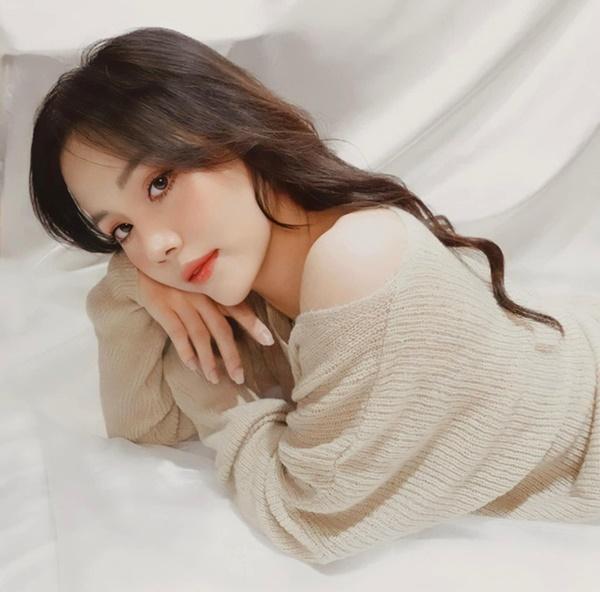 Ngắm nhan sắc ngoài đời của dàn gái quê Phố Trong Làng-14