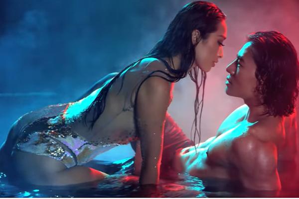 Hiếu Nguyễn từng phô diễn 'trần trụi' trong MV người lớn 16+