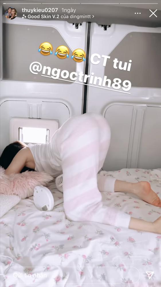 Ngọc Trinh bị người giúp việc liên tục soi vào vòng 3 phản cảm-2