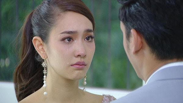 Đưa chồng mới viếng mộ chồng cũ, anh nói 1 câu tôi rơi nước mắt-1