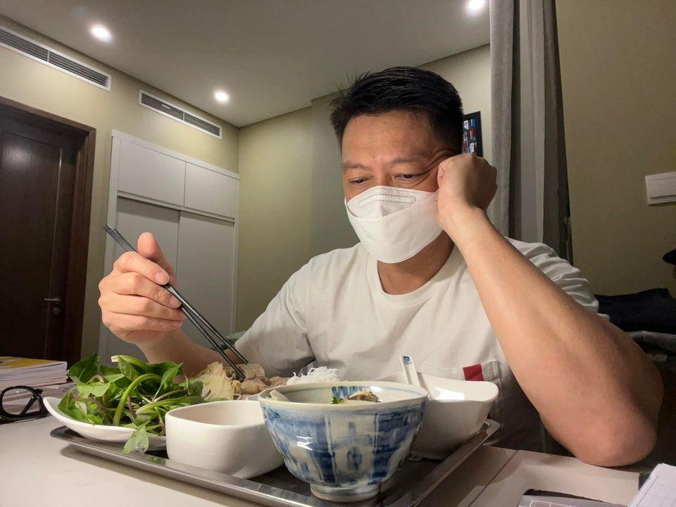 BTV Quang Minh bị vợ con xa lánh khi tiếp xúc F0-2