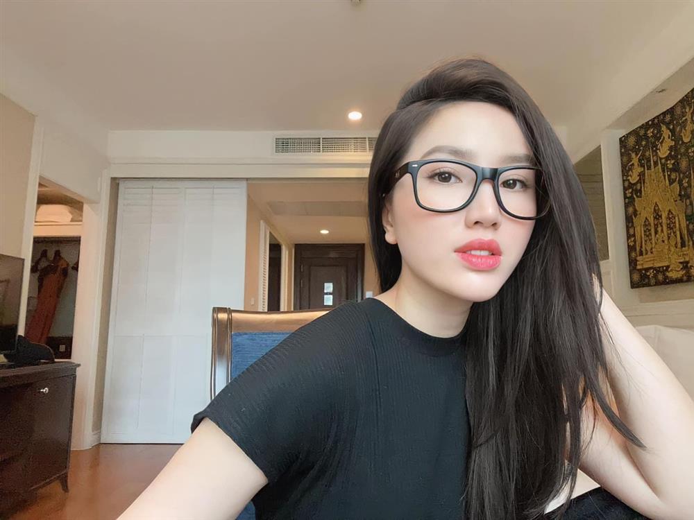 4 mẹ bỉm 2021: Lo con mọn tóc vẫn xịn sò như quảng cáo dầu gội-15