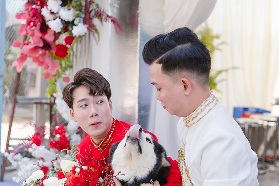 Chuyện tình cặp LGBT nam: Yêu nhau từ cú tát lúc uống say-5