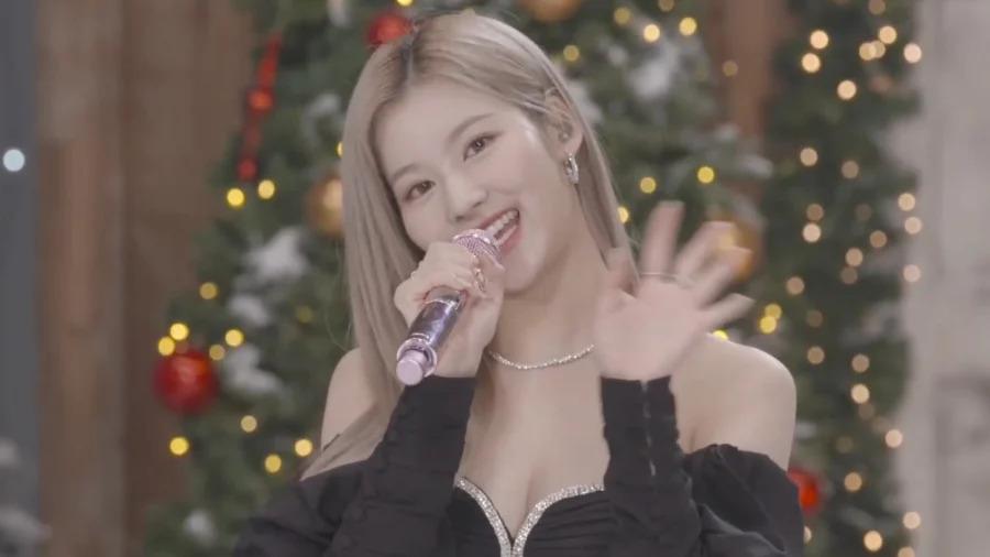Sana (TWICE) đụng hàng mỹ nhân Thái Baifern Pimchanok: Ai đẹp hơn?-5