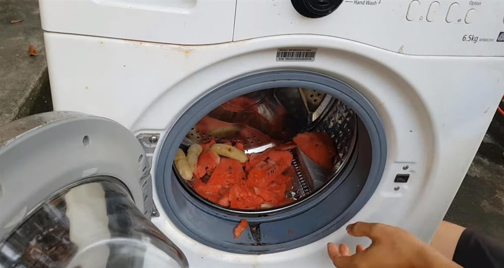 Hết hồn làm sạch lòng lợn bằng máy giặt hút triệu view-5