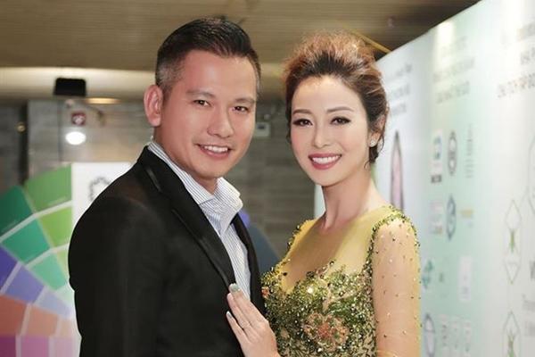 Hoa hậu Jennifer Phạm lộ nhan sắc thật qua CAM thường-12