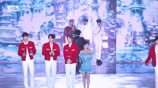 Mỹ nhân Red Velvet bị bóc mẽ chiều cao thật khi đứng cạnh đàn em BTS-3
