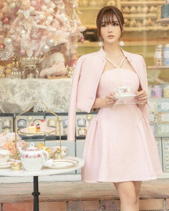 Thúy Vi thả rông lộ điểm nhạy cảm - Lệ Quyên chất chơi đầu năm-5