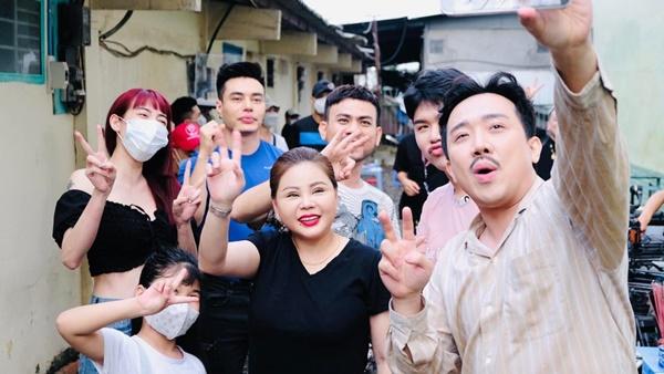 Trấn Thành ngộp thở vì làm việc này khi đi quay phim-5