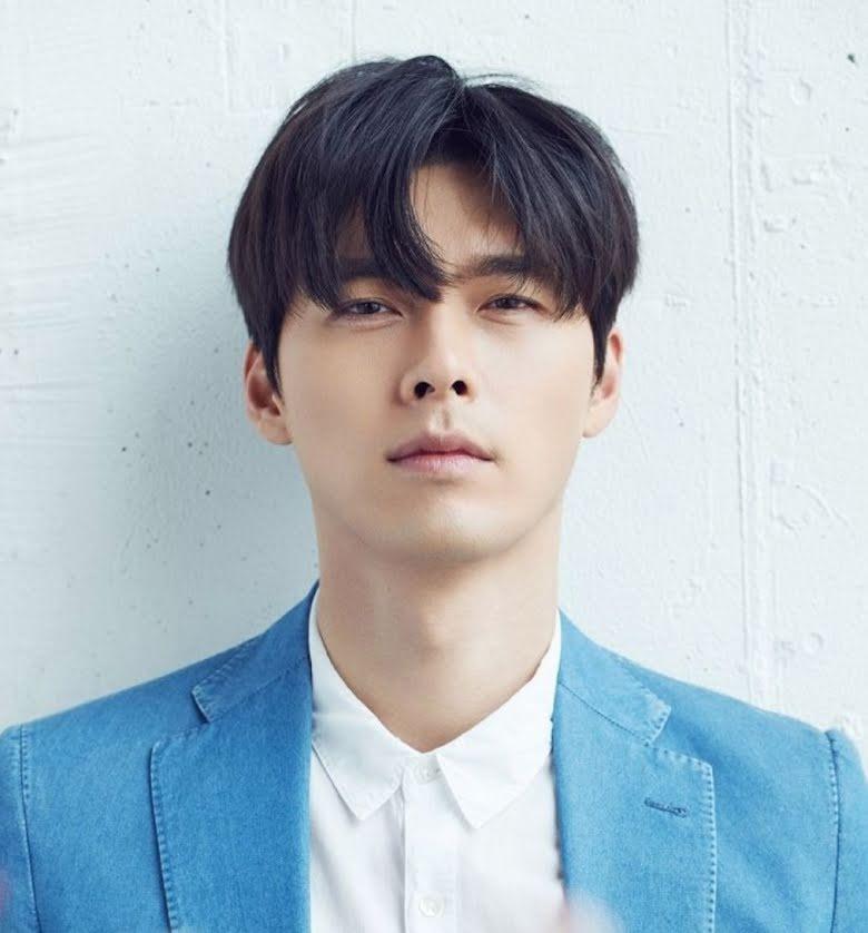 Hyun Bin thời còn đi học: có cả fanclub riêng, nổi hơn cả idol-1