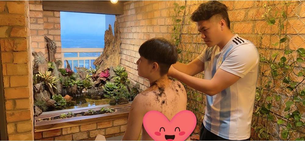 Phản ứng chồng trẻ Lê Phương khi con riêng của vợ bướng-6