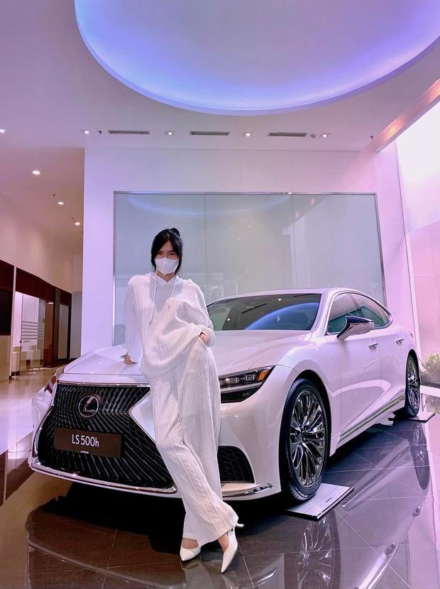 Ngọc Trinh từng cạo đầu vì thất tình bất ngờ khoe tậu xế hộp 7 tỷ-1