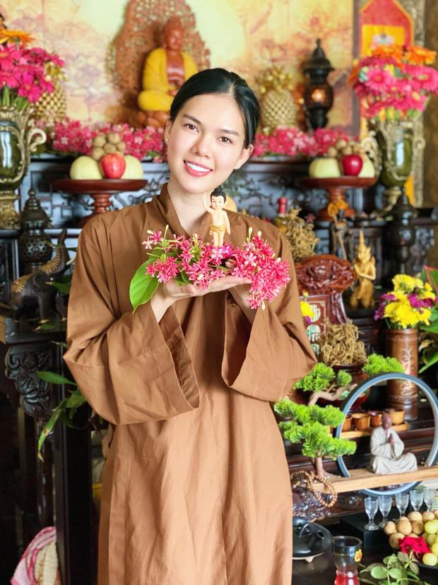 Ngọc Trinh từng cạo đầu vì thất tình bất ngờ khoe tậu xế hộp 7 tỷ-4