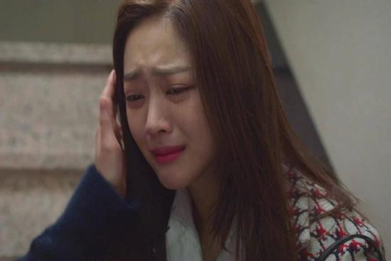 Vợ bầu sắp sinh, chồng cặp bồ rồi về nhà 'lươn lẹo' đòi ly hôn