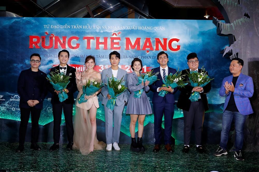 Lan Ngọc, Nhã Phương háo hức đi xem phim sinh tồn đầu tiên của Việt Nam-1