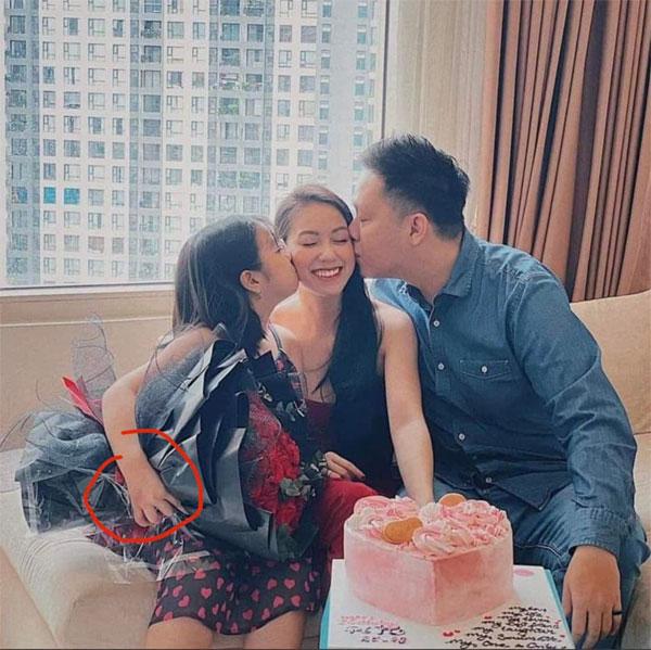 Bé gái bị dì ghẻ đánh chết: Bố đẻ nói đưa nó cấp cứu để đi tù à?-2