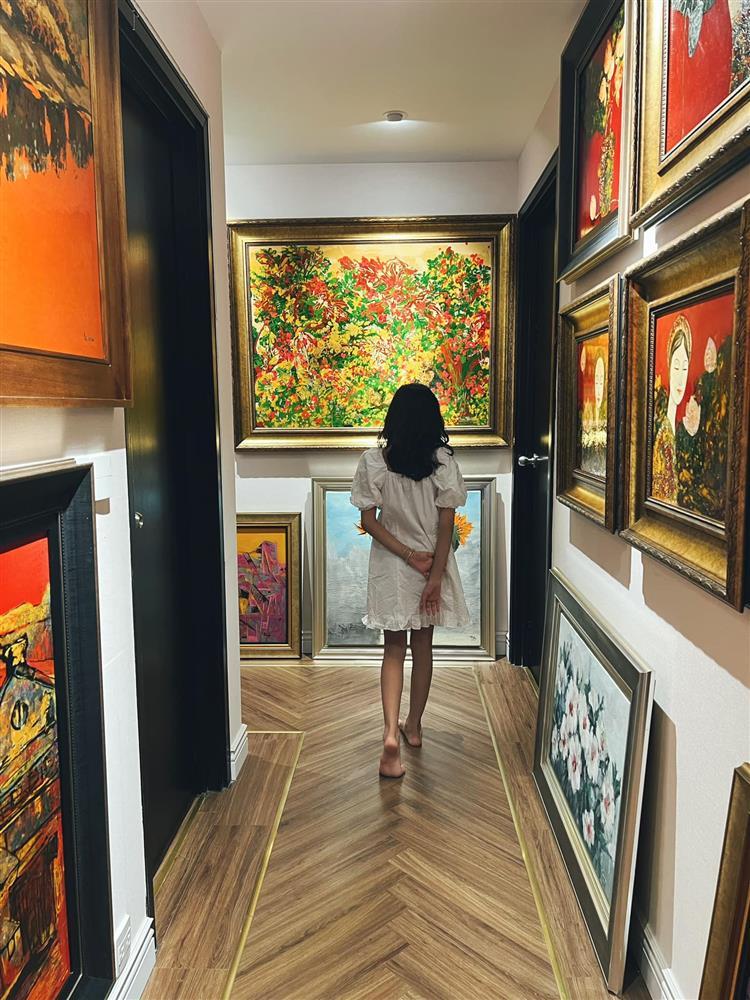 Con gái Lâm Vinh Hải và vợ cũ như thiếu nữ khi lên 10-10