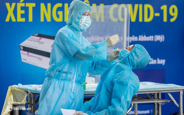 165 hành khách đi chung chuyến bay với ca Omicron đầu tiên tại Việt Nam-1