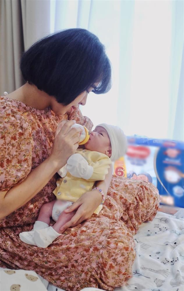 Em gái MC Diệp Chi tái xuất sau sinh, mẹ bỉm trông thế nào?-3