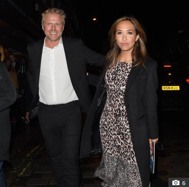 Chỉ 6 tháng kết hôn với vệ sĩ, người phụ nữ nổi danh bị đá không lý do-5