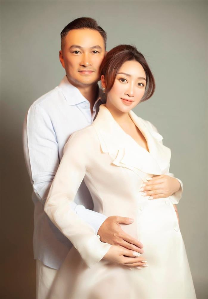 Vợ kém 16 tuổi của Chi Bảo phát tướng trước ngày vỡ chum-5