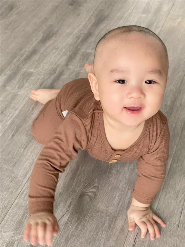 Bất ngờ ngoại hình con thứ 5 của Hữu Công và Thủy Tiên-6