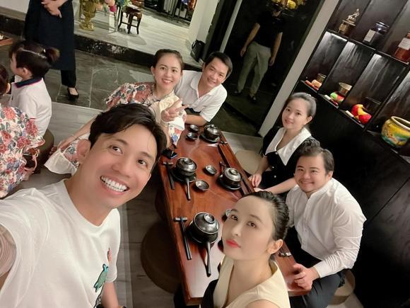 Minh Nhựa khoe tổ chức tiệc sinh nhật sang chảnh cho mẹ ruột-4