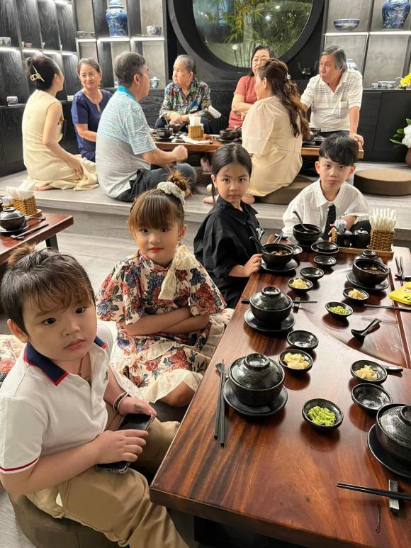 Minh Nhựa khoe tổ chức tiệc sinh nhật sang chảnh cho mẹ ruột-5